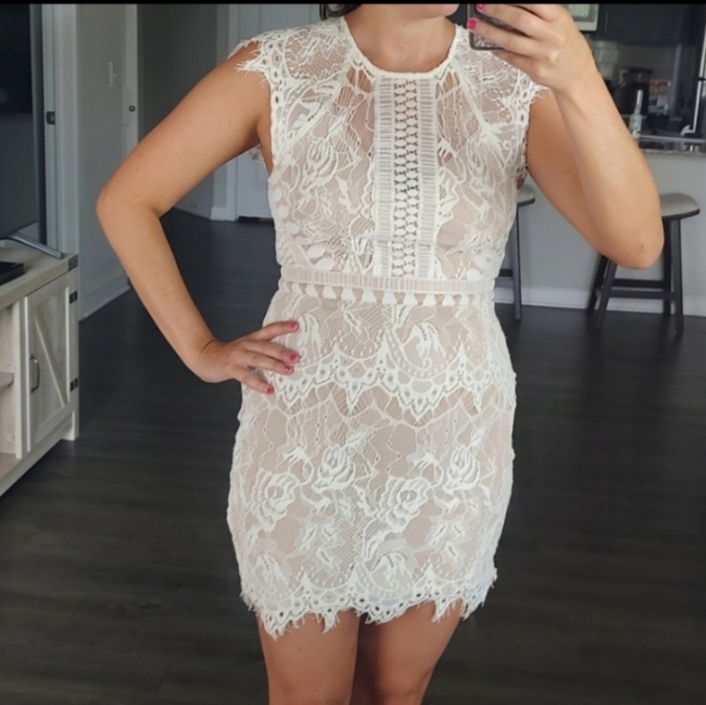 Lace dress mini